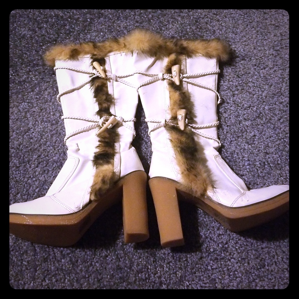 ❤Fur White Boots❤